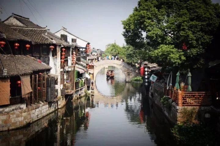 霍启刚晒3个子女吃早餐，为何会让网友大为惊叹？