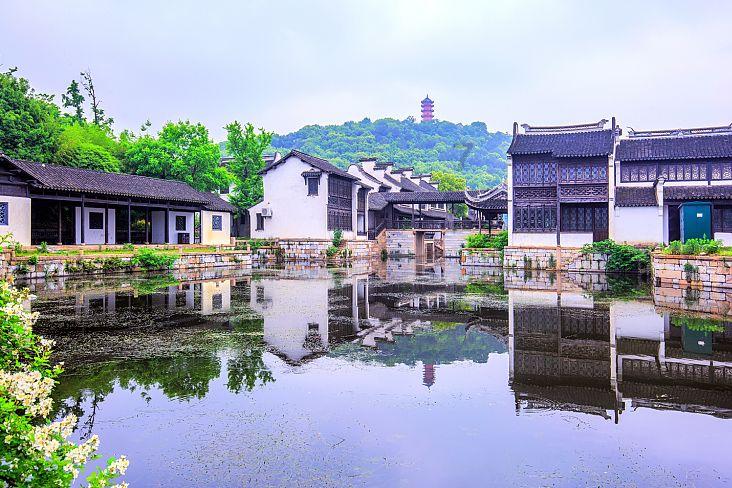 “含龙量”飙升！江苏多地龙年手工艺品出炉，年味儿满满