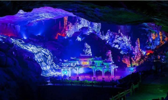 柬埔寨王子丧母又丧父,诺大家族却孤苦无依,9岁的王子实在凄凉